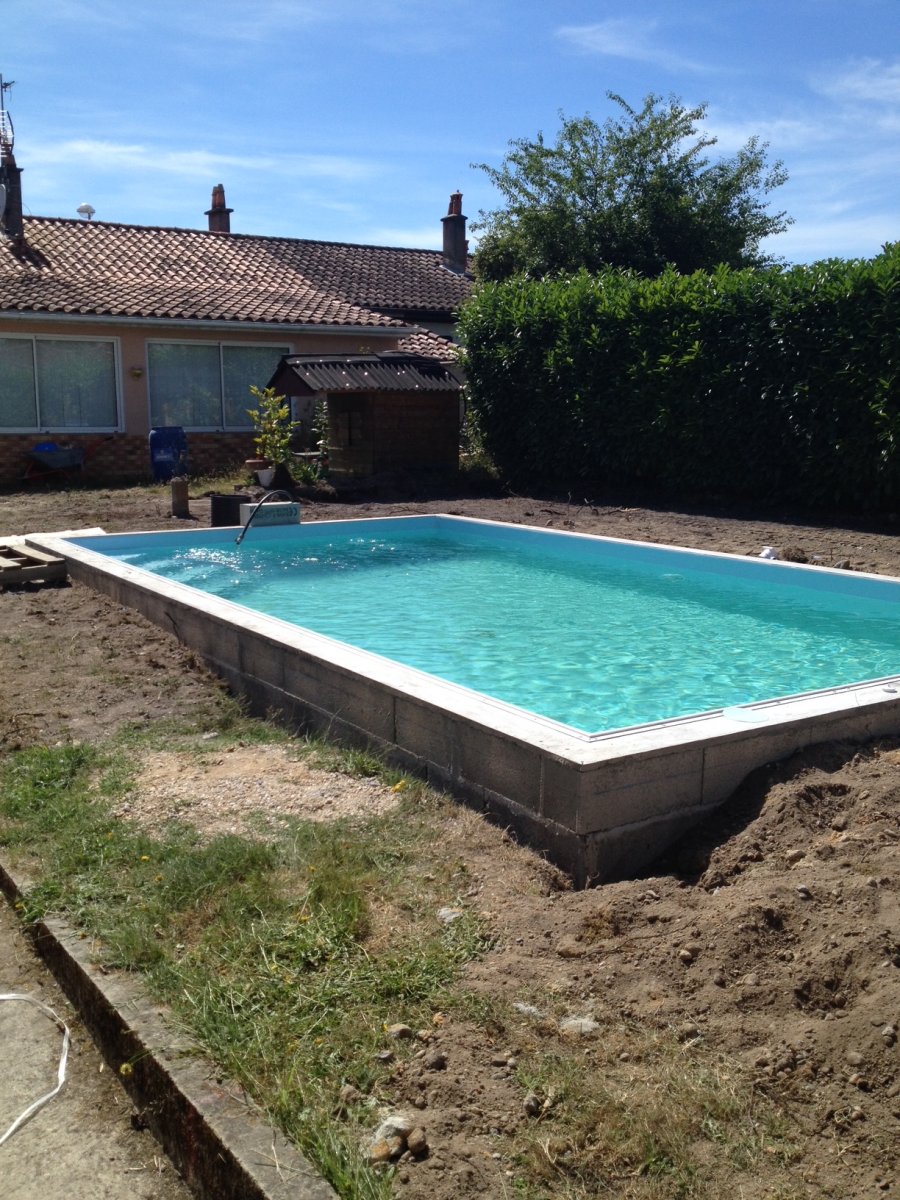 Bassin 7x3, escalier en angle, liner bleu clair