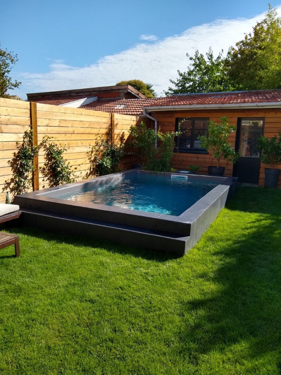 Piscine maconnee semi enterre 10m2
