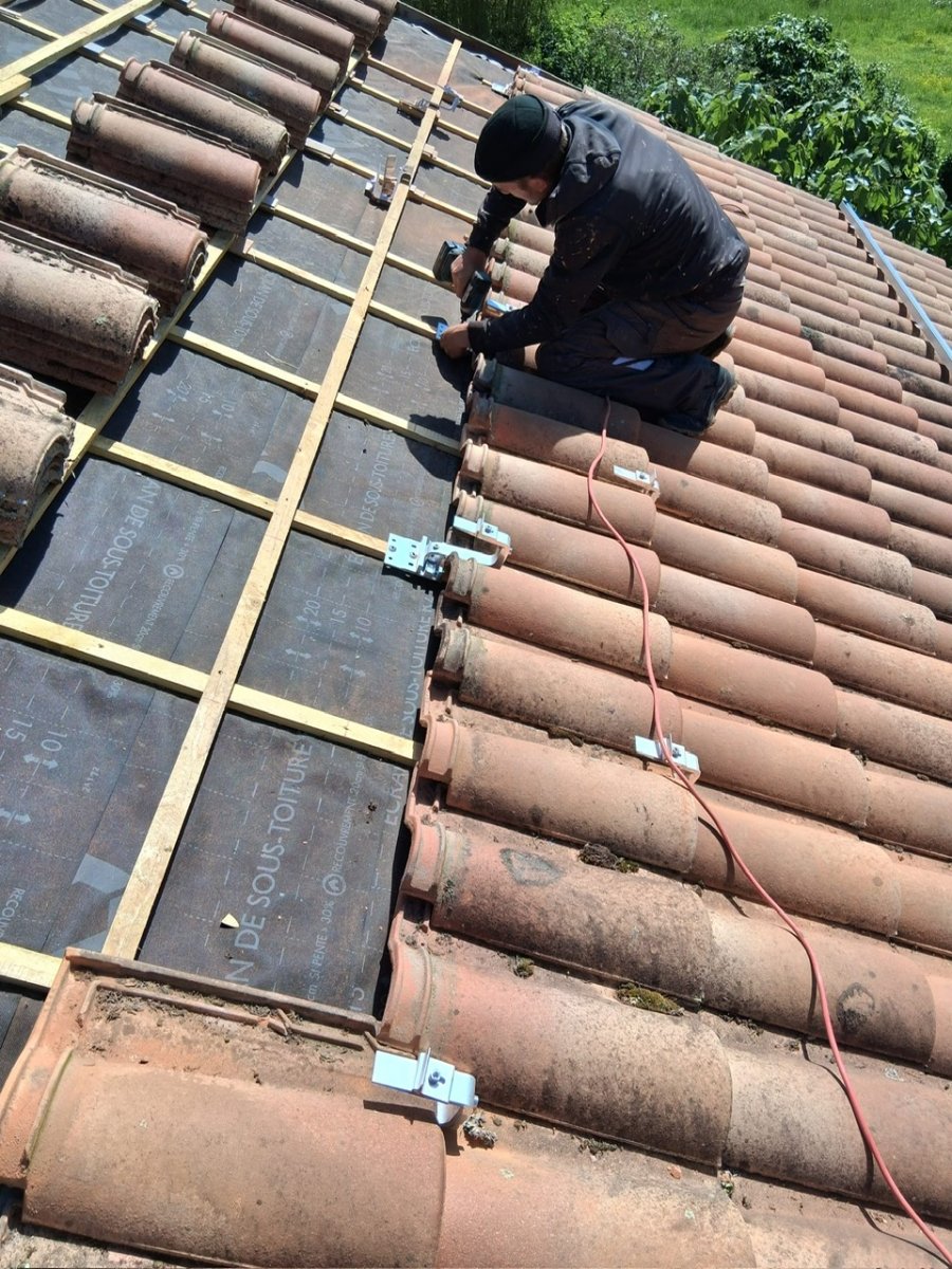 preparation toiture pour installation panneaux solaire chauffage piscine et maison